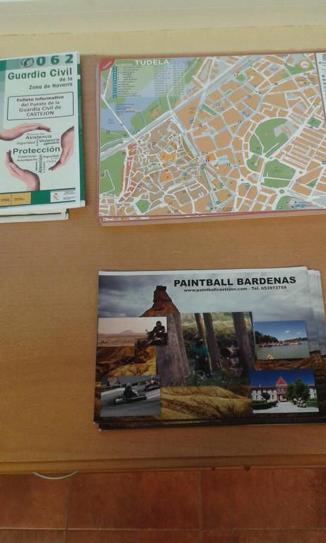 Hostal Europa Castejon  Bagian luar foto