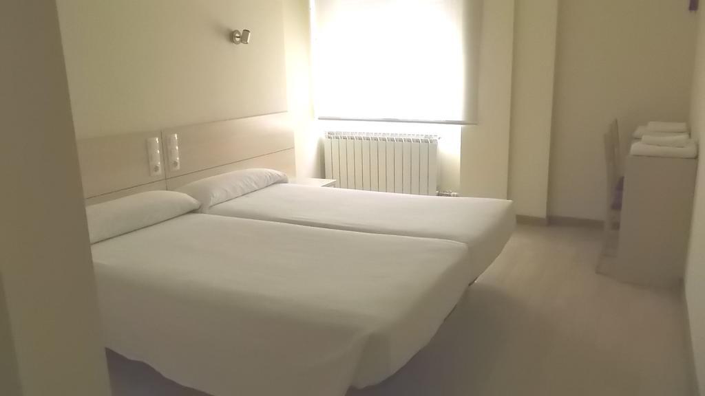 Hostal Europa Castejon  Bagian luar foto