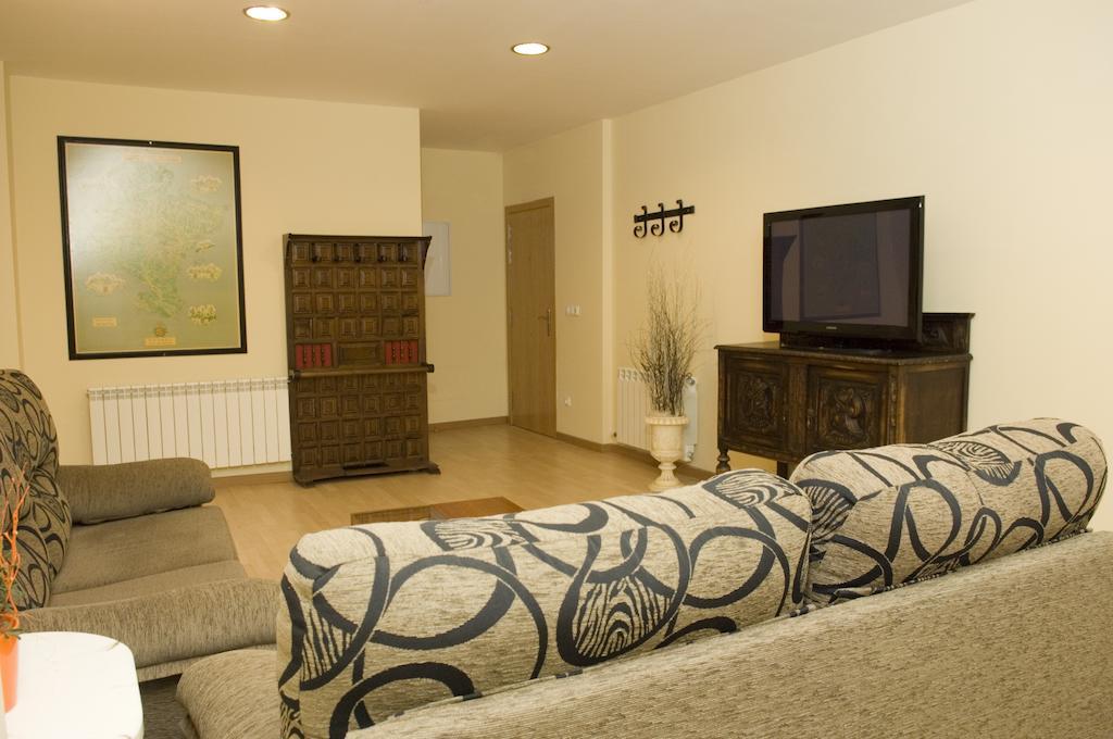 Hostal Europa Castejon  Bagian luar foto