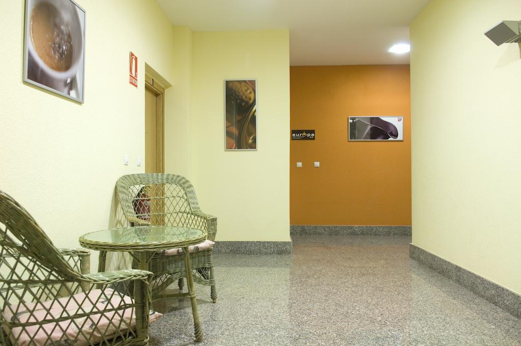 Hostal Europa Castejon  Bagian luar foto