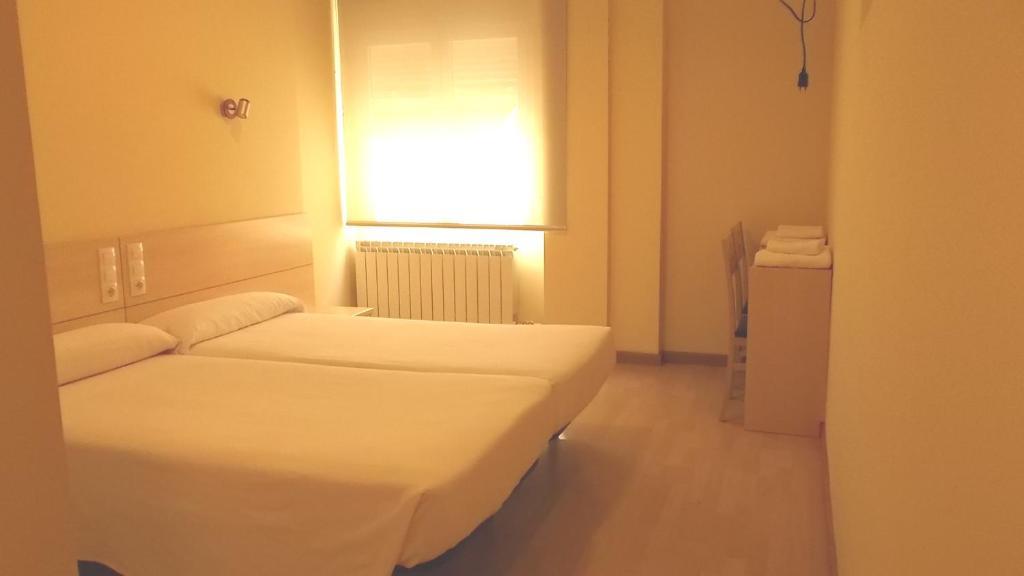Hostal Europa Castejon  Bagian luar foto