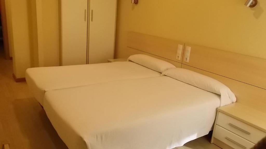 Hostal Europa Castejon  Bagian luar foto