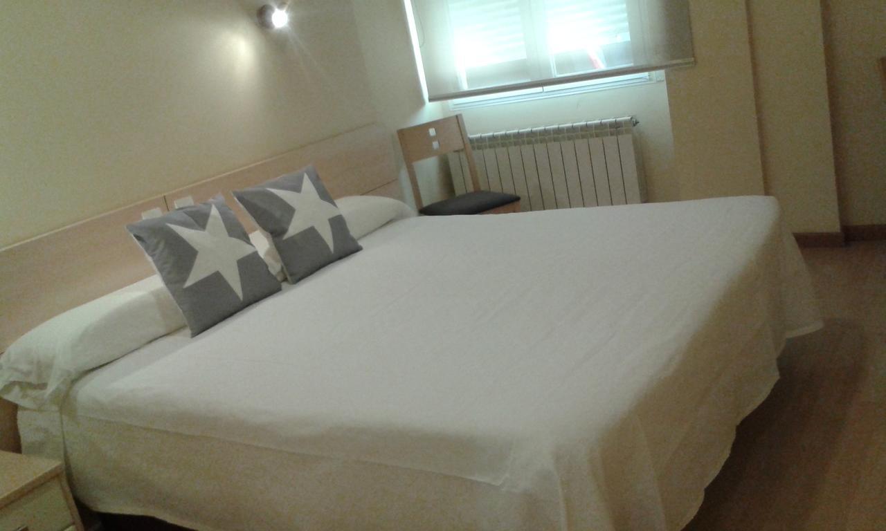 Hostal Europa Castejon  Bagian luar foto