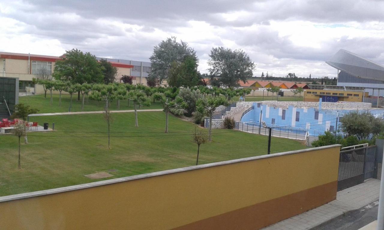 Hostal Europa Castejon  Bagian luar foto